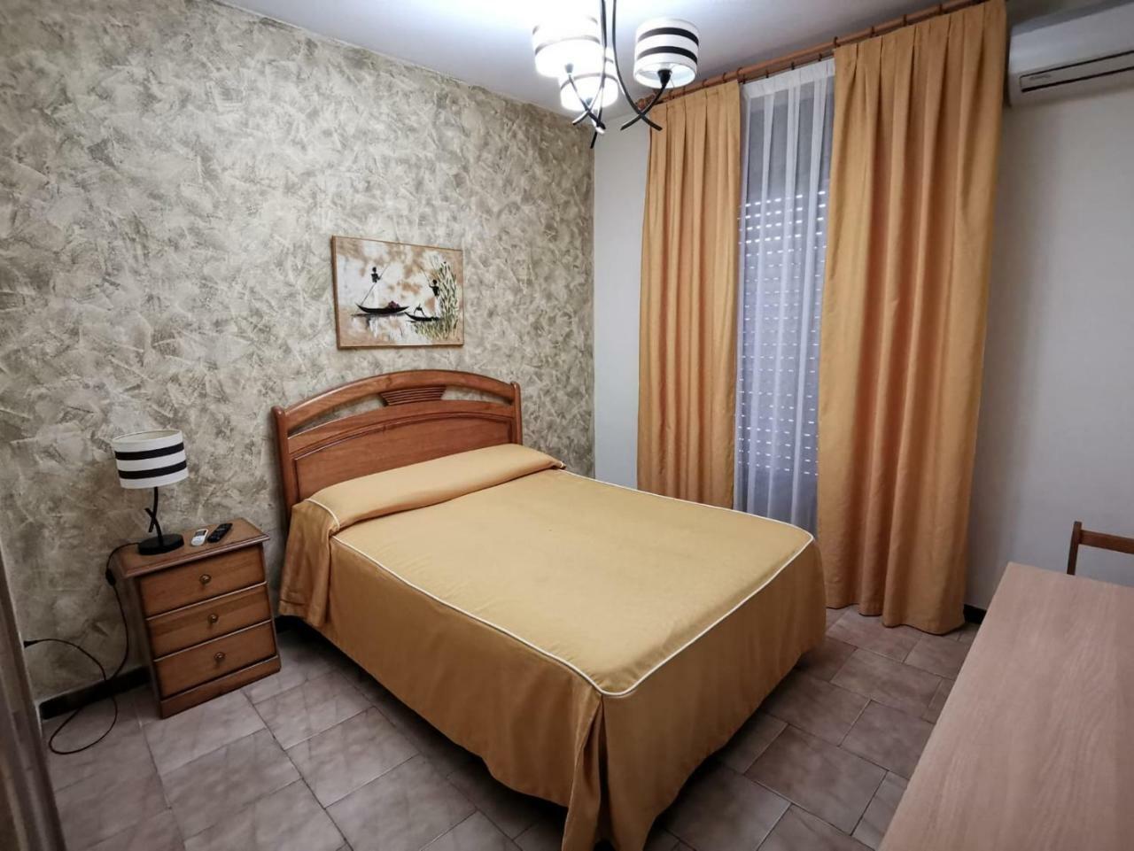 Hostal El Sevillano Rus Zewnętrze zdjęcie