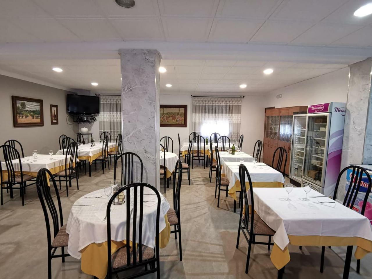 Hostal El Sevillano Rus Zewnętrze zdjęcie