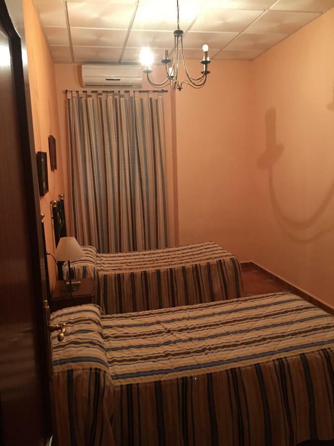 Hostal El Sevillano Rus Zewnętrze zdjęcie